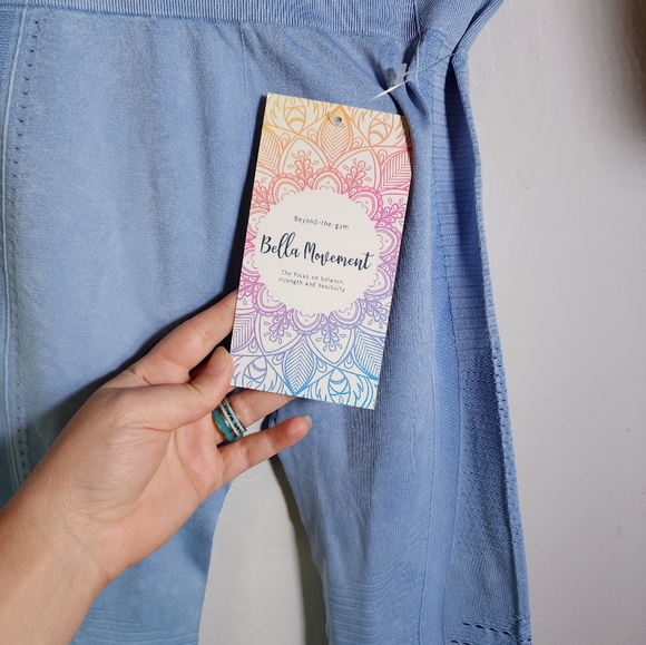 Bella Movement Dusty Blue Legging and Lone Sleeve Top Set Size Small - Picture 4 of 10